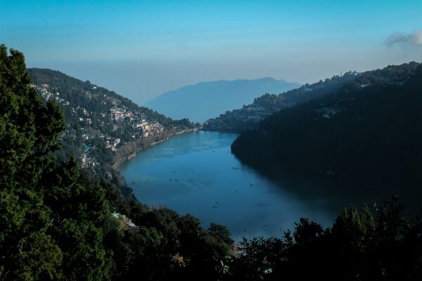 Day 1 : Delhi – Nainital (350 KMS/ 8-10 HRS)