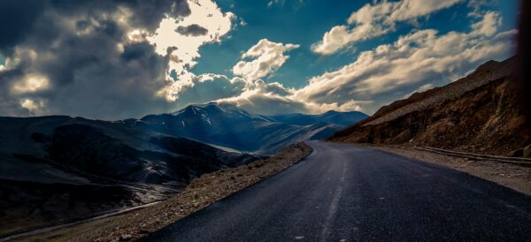 Day 1 : ARRIVAL IN LEH (ALT. 3500 M)