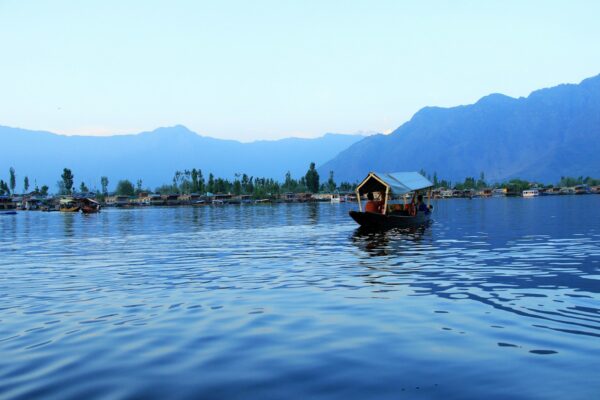 Day 1 : Arrival Srinagar Airport | Local Sightseeing