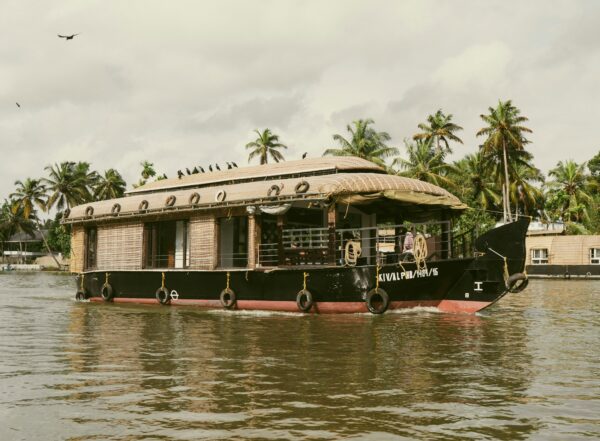 Day 5 : KUMARAKOM – ALLEPPEY (HOUSEBOAT STAY)